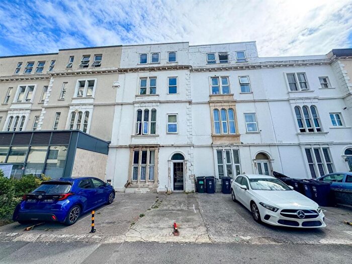 2 Bedroom Flat For Sale In Lower Church Road, Weston-Super-Mare, BS23