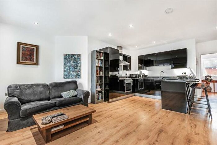 2 Bedroom Apartment To Rent In Ripley, Surrey, GU23