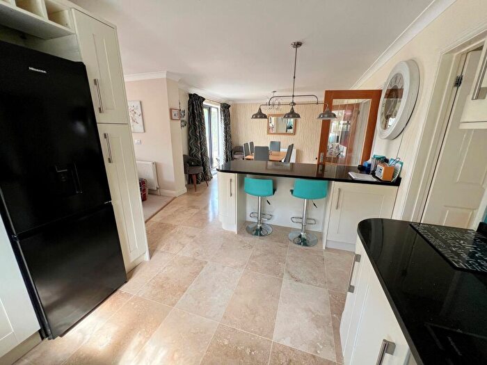 4 Bedroom Chalet For Sale In York Avenue, New Milton, Hampshire., BH25