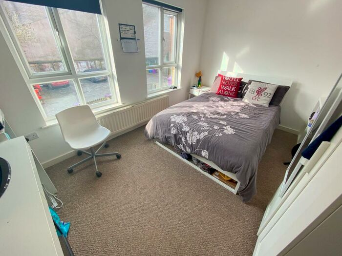 4 Bedroom House To Rent In Stanza Court, L5