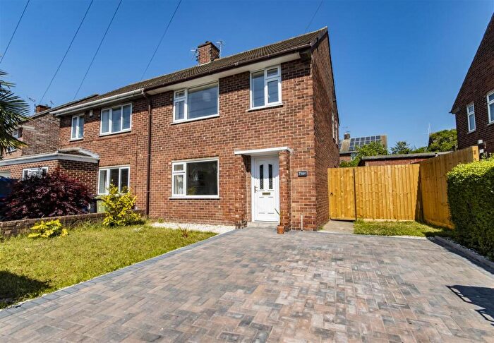 3 Bedroom Semi-Detached House For Sale In Burbage Road, Staveley, Chesterfield, S43