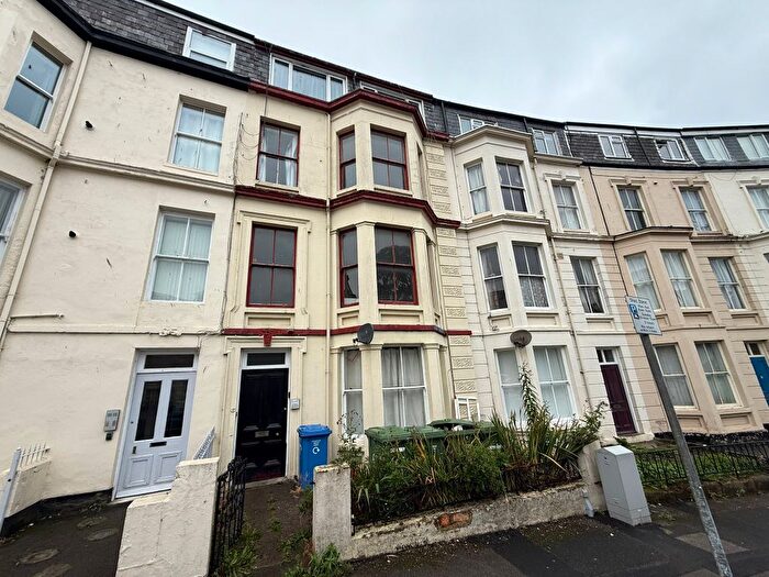 1 Bedroom Flat To Rent In Crown Crescent, Scarborough, YO11