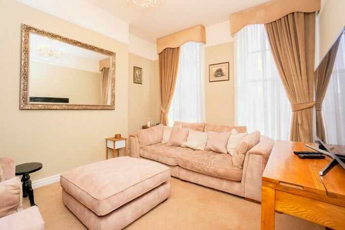 2 Bedroom Flat To Rent In Devonshire Road, Princes Park, Liverpool, Merseyside, L8