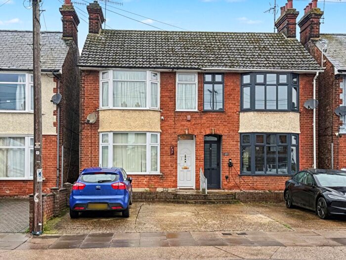 3 Bedroom Semi-Detached House For Sale In Wherstead Road, Ipswich, IP2