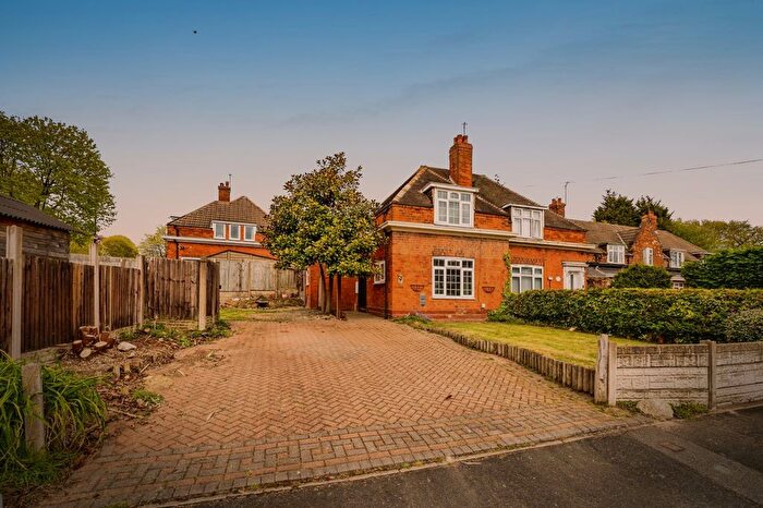 3 Bedroom Semi Detached House For Sale In Cranleigh Place, Birmingham, B44