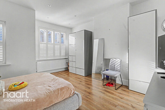 2 Bedroom Maisonette For Sale In Melfort Road, Thornton Heath, CR7