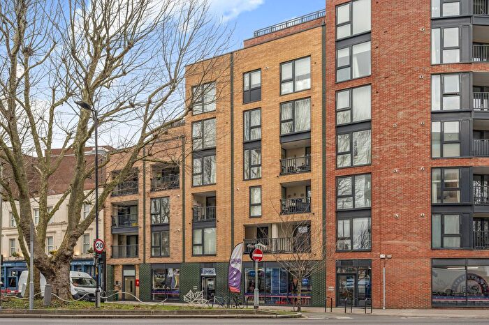 2 Bedroom Flat For Sale In Rye Lane, London, SE15