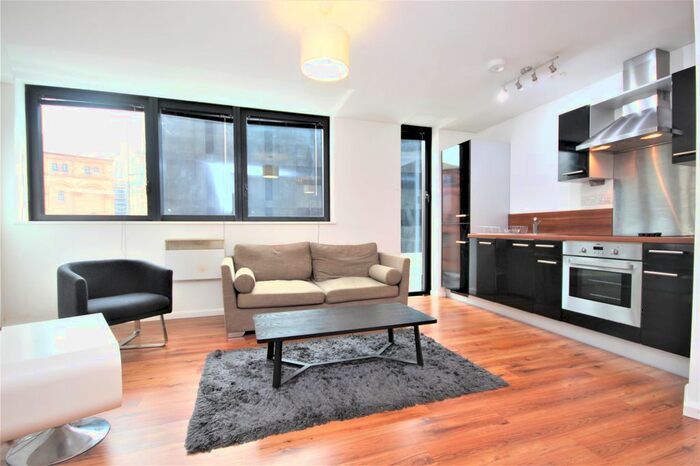 2 Bedroom Flat To Rent In Mann Island, Liverpool, Merseyside, L3