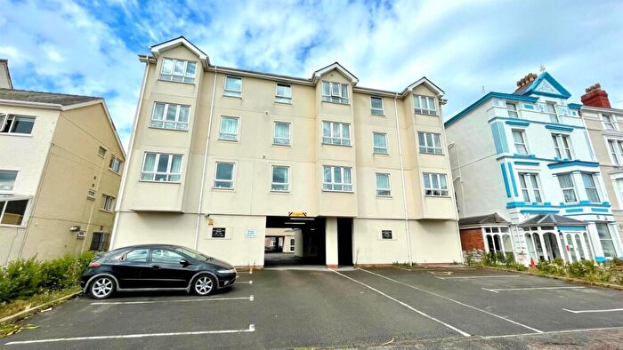 2 Bedroom Apartment For Sale In Deganwy Avenue, Llandudno, LL30