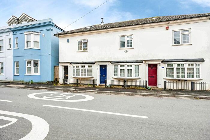 3 Bedroom Terraced House For Sale In South Street, Hythe, Southampton, SO45