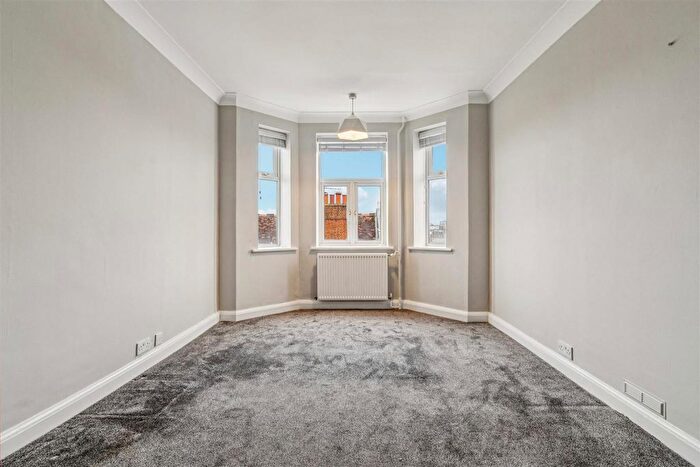 2 Bedroom Flat For Sale In Gledstanes Road, London, W14