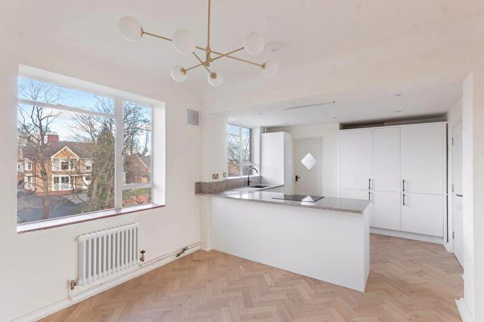 2 Bedroom Flat For Sale In Graham Park Road, Gosforth, Newcastle Upon Tyne, NE3