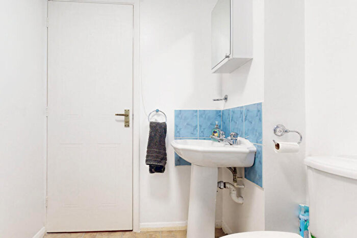 1 Bedroom Apartment For Sale In Stafford Green, Langdon Hills, Basildon, Essex, SS16