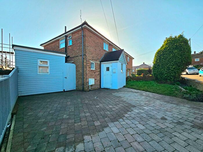 3 Bedroom Semi Detached House To Rent In Northdown Close, Newhaven, BN9