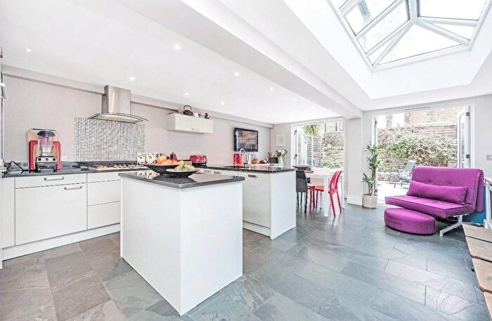 4 Bedroom Terraced House For Sale In Breer Street, Fulham, London, SW6