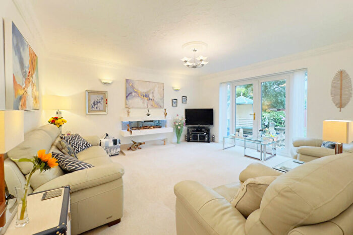 5 Bedroom Detached House For Sale In Glencourse Drive, Fulwood, PR2