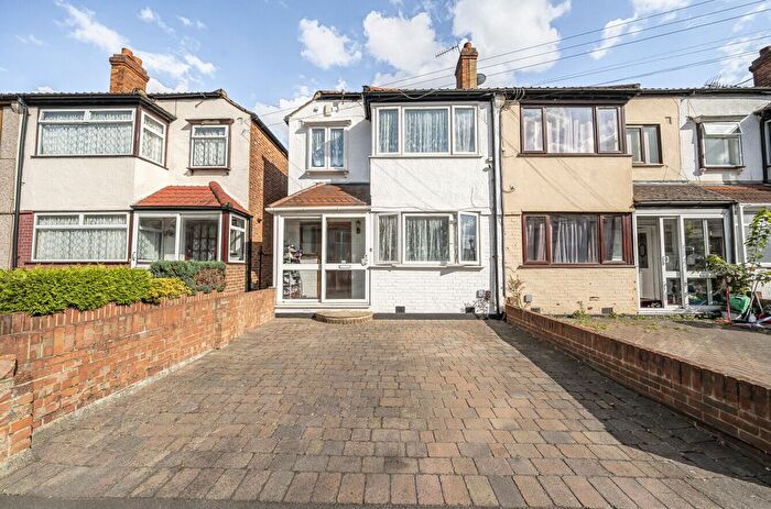 3 Bedroom End Terrace House For Sale In New Barns Avenue, Mitcham, Surrey, CR4