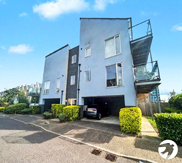 1 Bedroom Flat For Sale In Redshank Road, St. Marys Island, Chatham, ME4