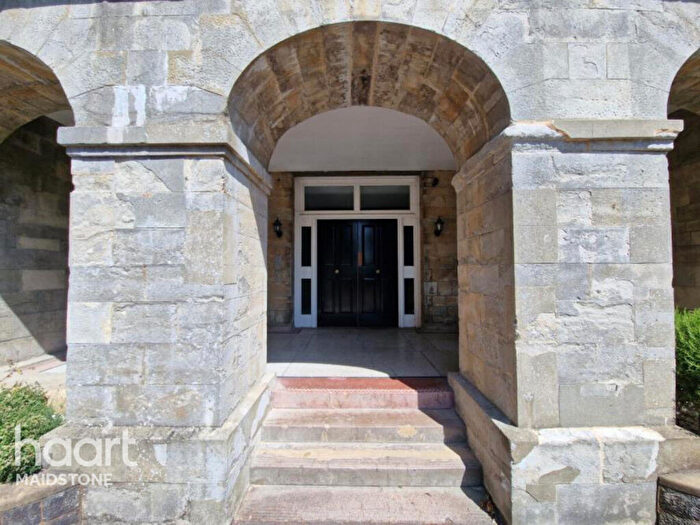 2 Bedroom Apartment To Rent In St Andrews Park, Tarragon Road, Maidstone, ME16