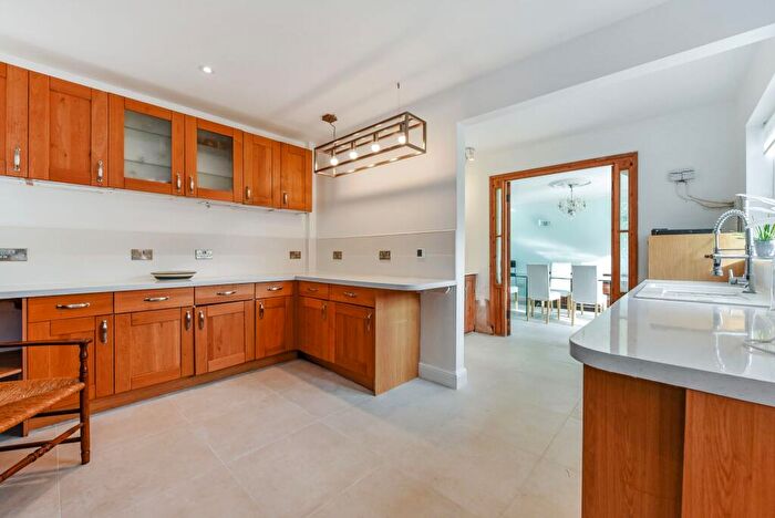 4 Bedroom Property To Rent In South Bank, Chichester, PO19