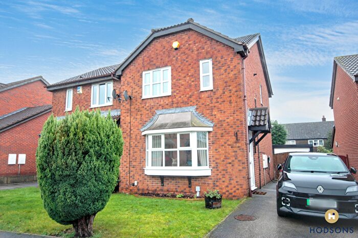 3 Bedroom Semi Detached House For Sale In Pinders Green Drive, Methley, Leeds, LS26