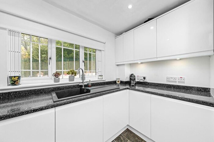 3 Bedroom Detached House For Sale In Hailes Avenue, Mount Vernon, G32