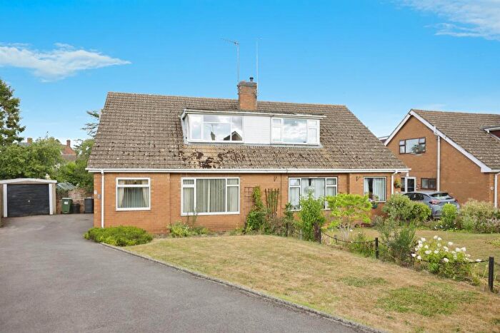 4 Bedroom Semi-Detached House For Sale In The Close, Chipping Warden, Banbury, OX17
