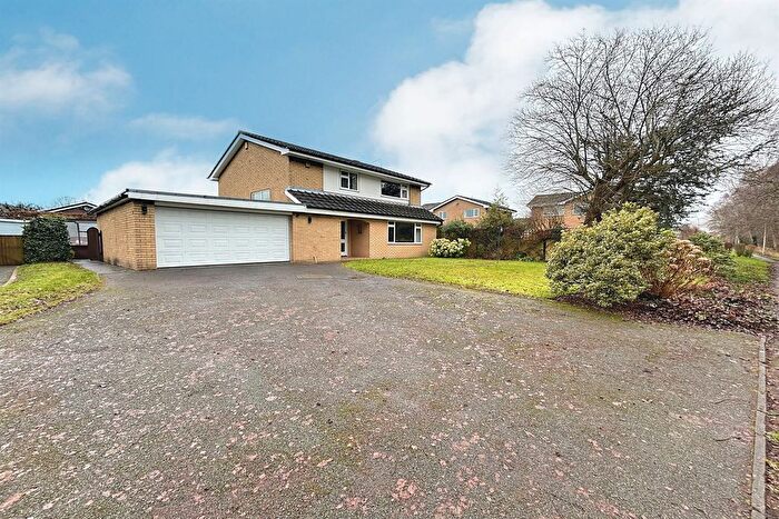 4 Bedroom Detached House For Sale In Furness Close, Holmes Chapel, CW4