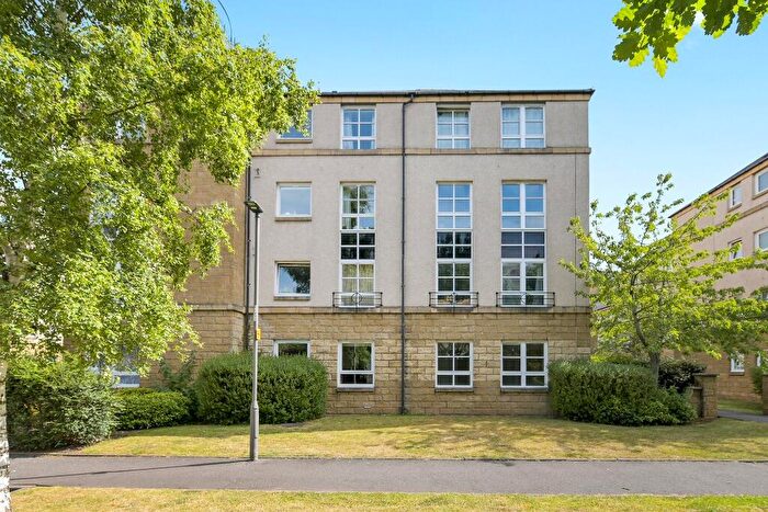 2 Bedroom Flat To Rent In Blandfield, Broughton, Edinburgh, EH7