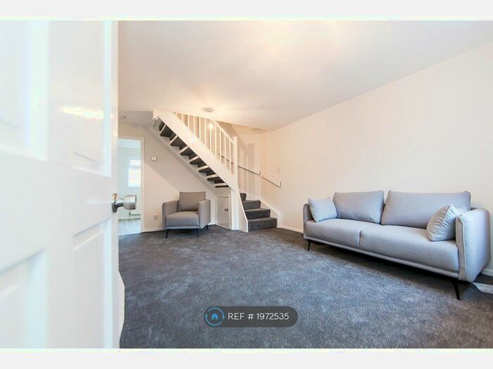 2 Bedroom Semi-Detached House To Rent In Livinia Grove, Leeds, LS7