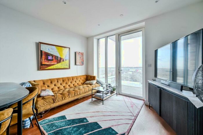 2 Bedroom Flat To Rent In Duncombe House, Woolwich, London, SE18