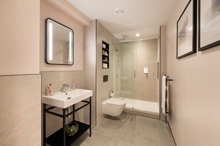 2 Bedroom Flat To Rent In Dolphin Square, Chichester Street, London Lx, London, SW1V