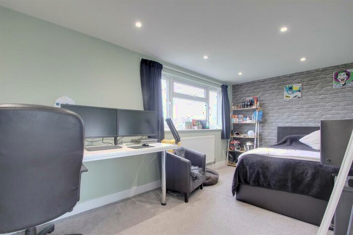 4 Bedroom Detached Bungalow For Sale In Wiston Close, Worthing, BN14