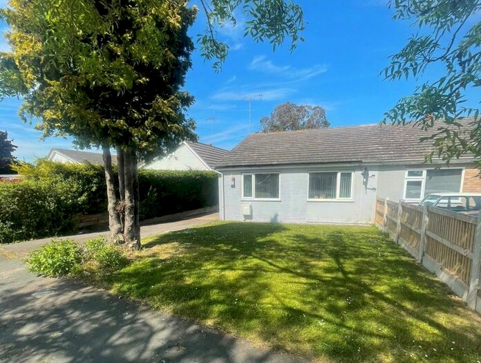 2 Bedroom Bungalow To Rent In Gorse Lane, Clacton-On-Sea, CO15