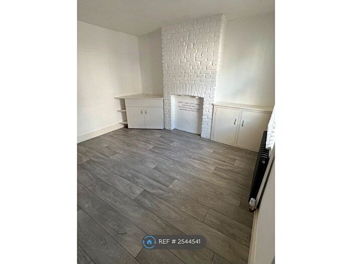 2 Bedroom Terraced House To Rent In New Road, Brentford, TW8