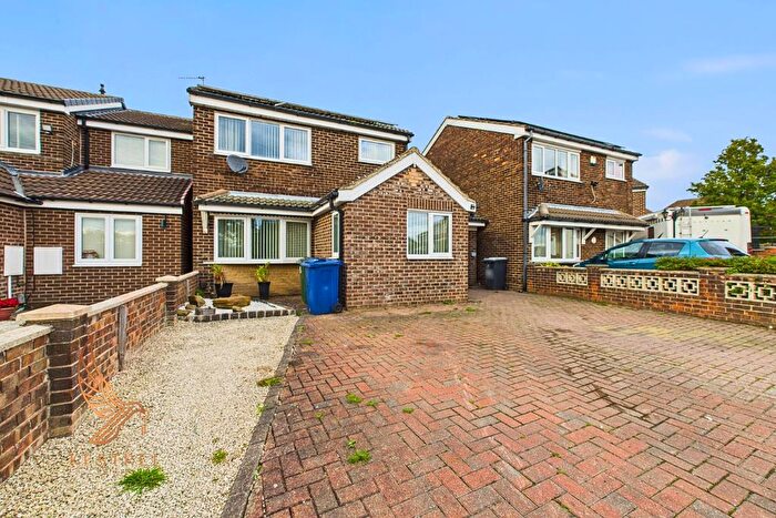 3 Bedroom Detached House For Sale In Newhill Road, Barnsley, S71