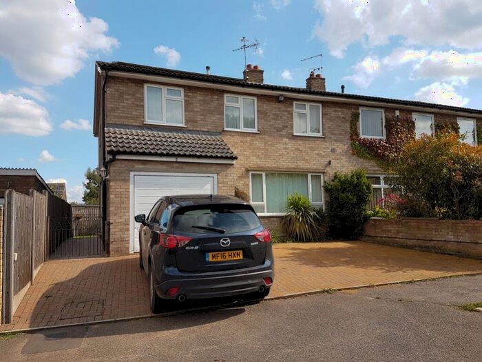 4 Bedroom Semi-Detached House To Rent In Thoroughfare Way, Littleport, Cambs, CB6