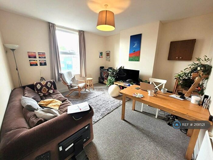 3 Bedroom Maisonette To Rent In Lower Ashley Road, Bristol, BS2