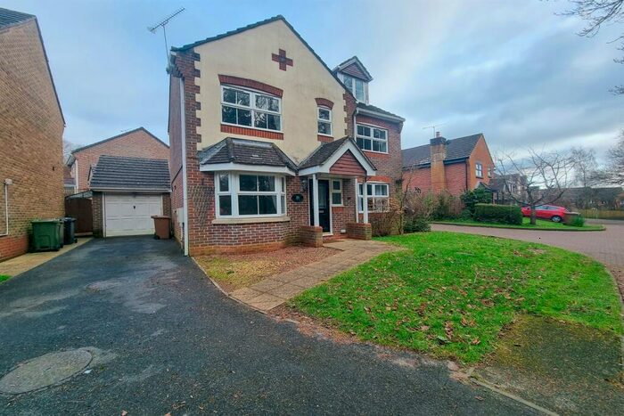 5 Bedroom Detached House To Rent In Chandlers Ford, SO53