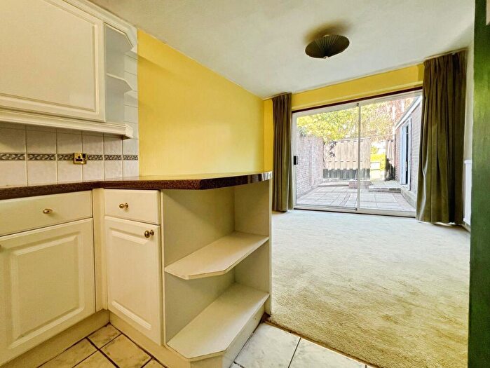 4 Bedroom House To Rent In Lingwood Close, Bassett, Southampton, SO16
