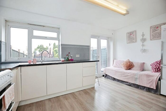 3 Bedroom Terraced House For Sale In Beake Avenue, Radford, Coventry, CV6