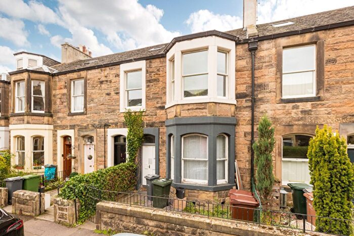 4 Bedroom Flat For Sale In Hazelbank Terrace, Edinburgh, EH11
