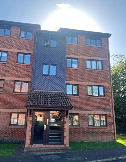 2 Bedroom Flat To Rent In Cross Road, Wimbledon, SW19