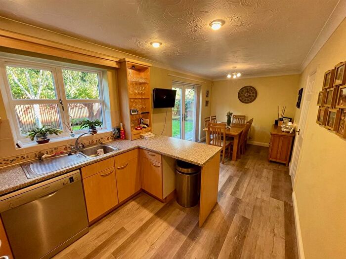4 Bedroom Property For Sale In Eames Gardens, Peterborough, PE1