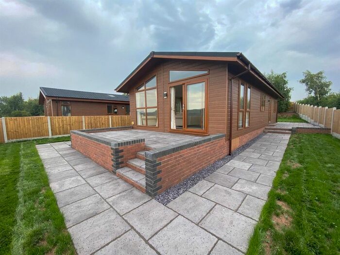 2 Bedroom Mobile/park Home For Sale In Newnham Road, Blakeney, GL15