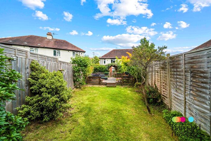 2 Bedroom Maisonette For Sale In Bittacy Hill, London, NW7