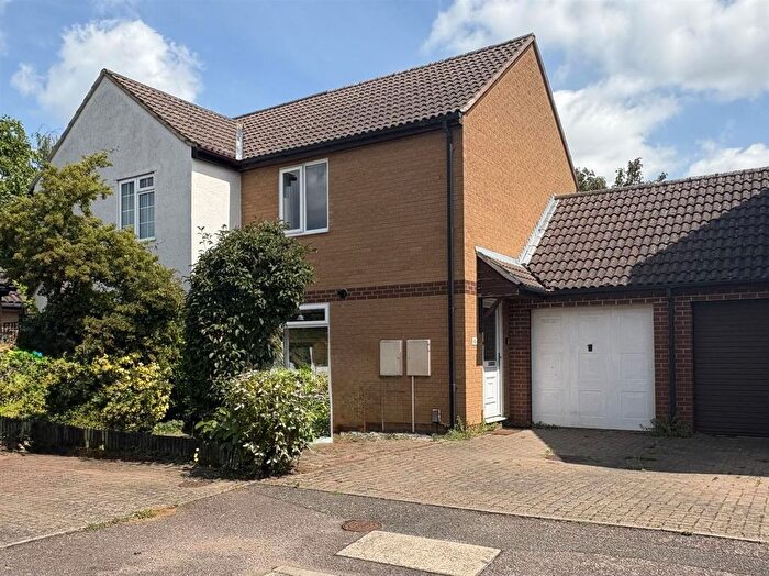 2 Bedroom Semi-Detached House For Sale In Eastlands Close, Cottenham, CB24