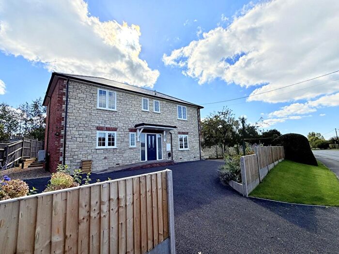 4 Bedroom Detached House For Sale In Back Street, East Stour, SP8
