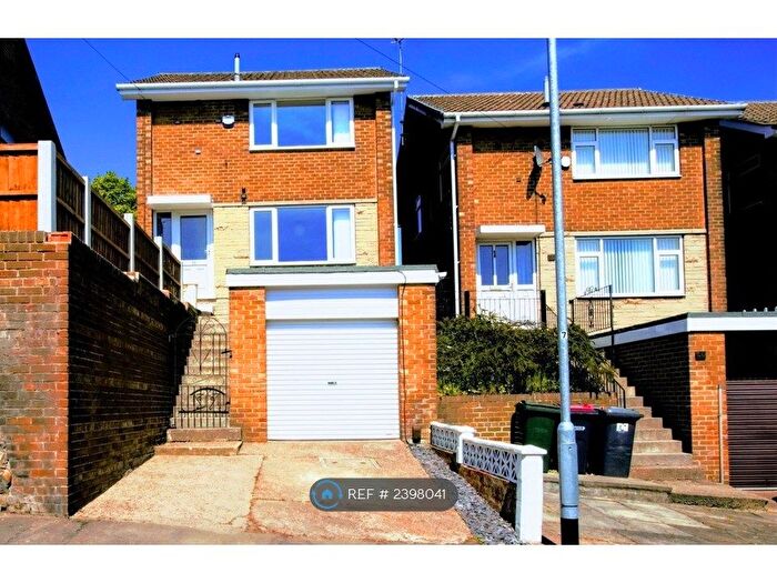 3 Bedroom Detached House To Rent In Regent Street, Rotherham, S61