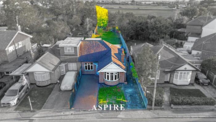 4 Bedroom Bungalow For Sale In Hope Road, Benfleet, SS7